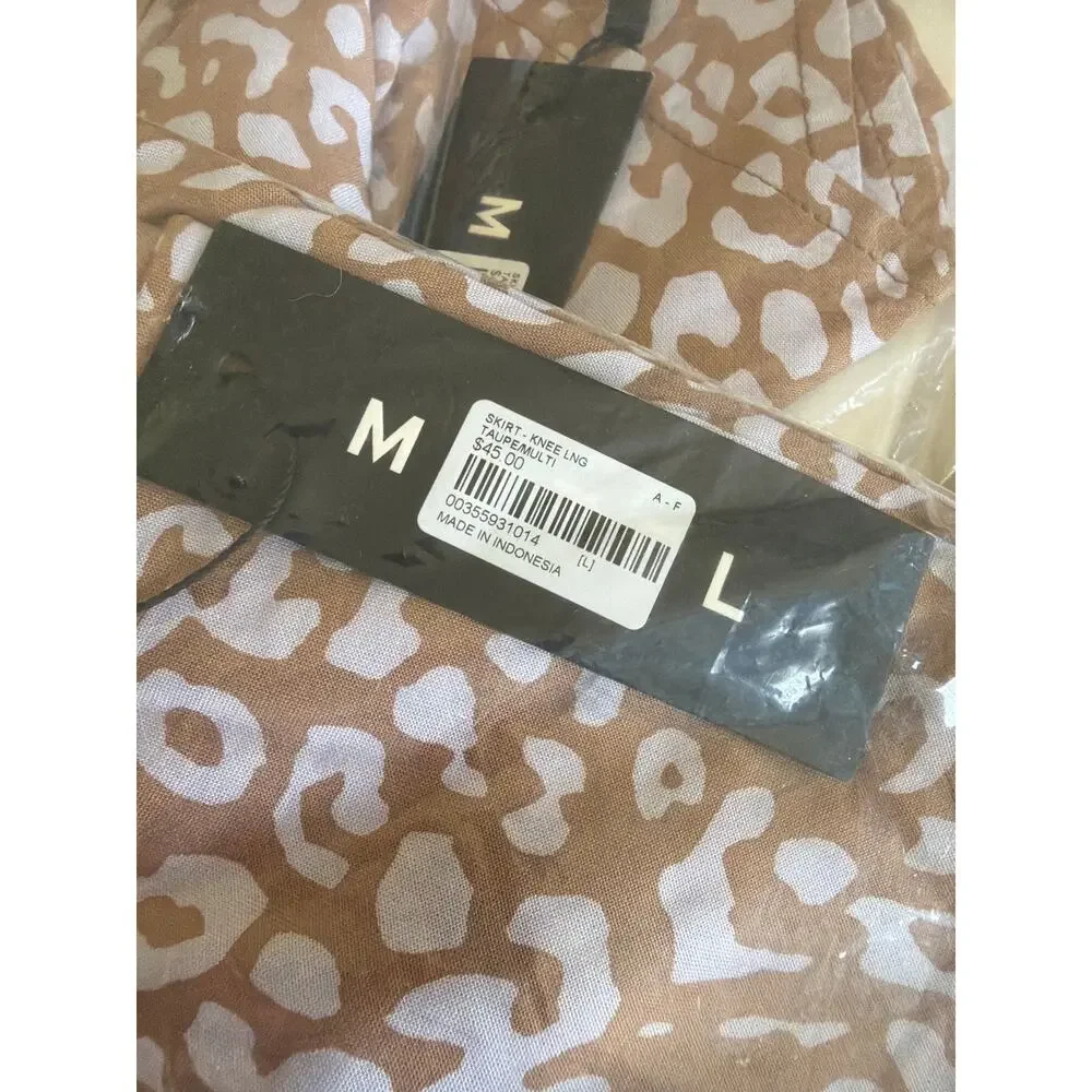 $45 New motel knee length Taupe leopard print skirt L